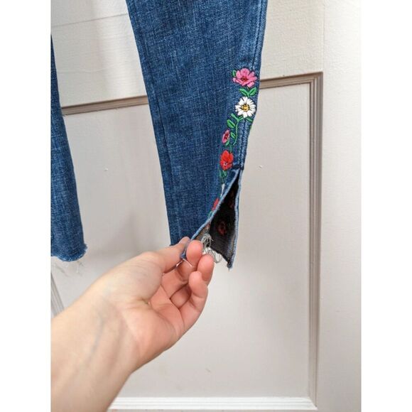 Levi's | 711 Skinny Embroidered Jeans Sz 24 - Picture 3 of 7